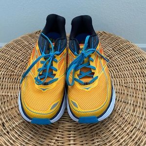 Men’s Hoka size 9 1/2